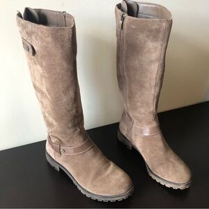 Naturalizer  riding boot with side zipper. Size 9
